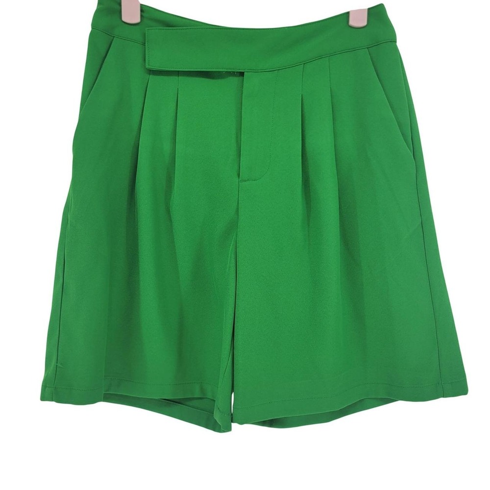 Future Collective Alani Noelle Green Pleated High Rise Shorts Womens Size 2